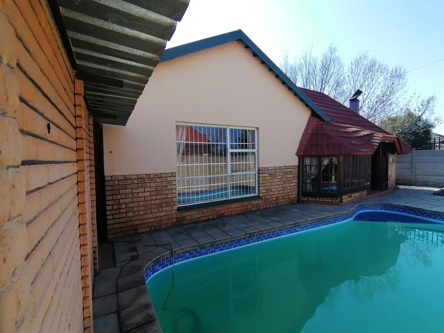 3 Bedroom Property for Sale in Orkney Park North West
